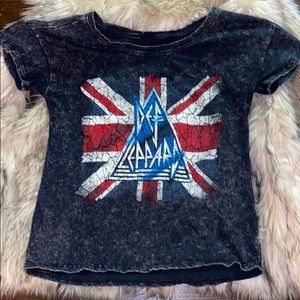 vintage cropped Def Leppard shirt